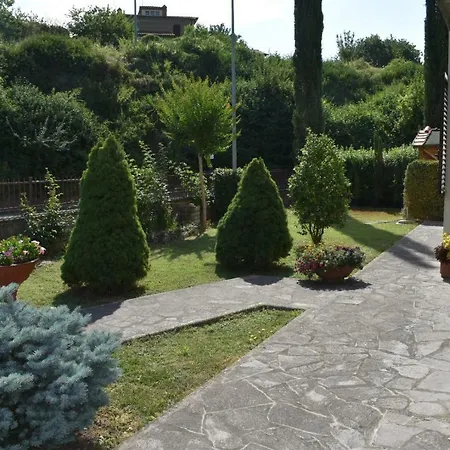 Ginestra Apartament *